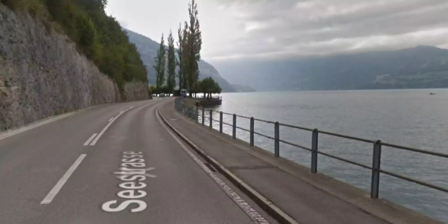 An dieser Stelle des Thunersees bei Gunten BE wurde die tote Frau am 17. Januar im Wasser entdeckt.