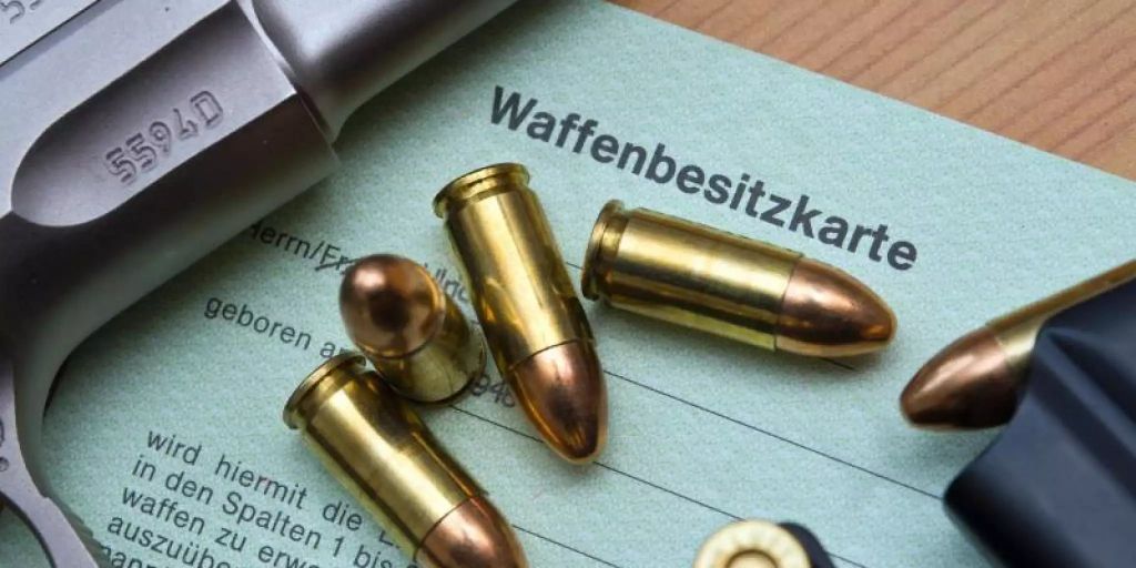 Mehr Rechtsextremisten Mit Waffen Im Visier Der Behorden