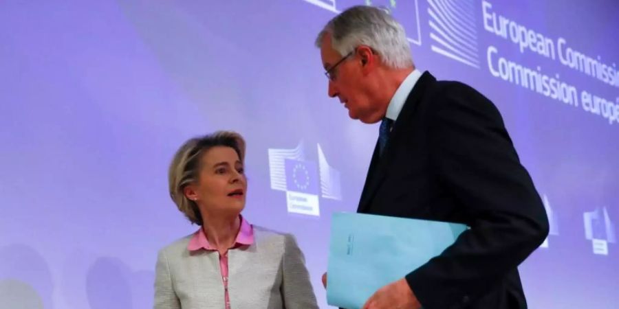 EU-Kommissionschefin Ursula von der Leyen und Chefunterhändler Michel Barnier. Foto: Francisco Seco/Pool AP/dpa