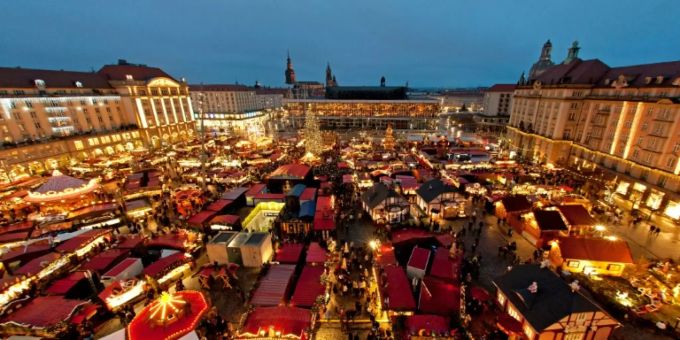 Der Striezelmarkt in Dresden von oben. striezelmarkt