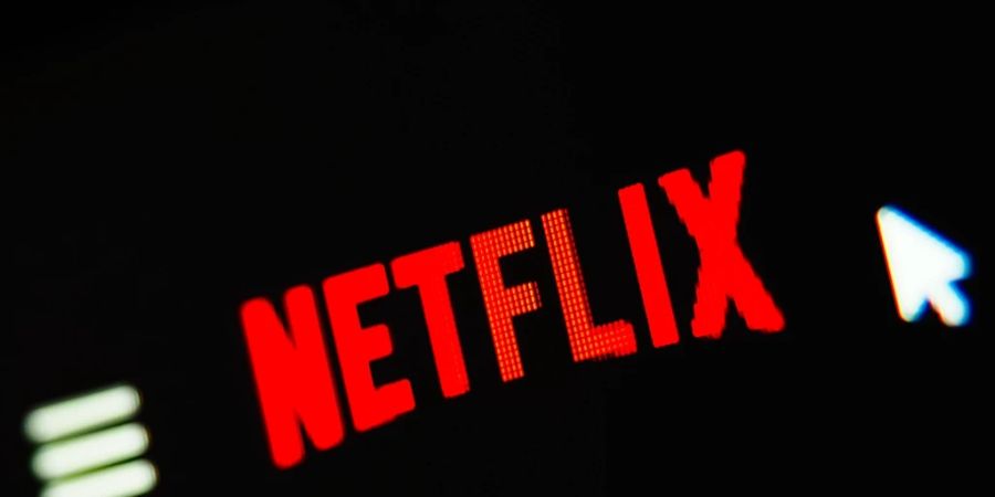 Die Rechnung ist für Netflix aufgegangen: Mitbenutzer zahlen lieber, als den Dienst zu kündigen. (Symbolbild)