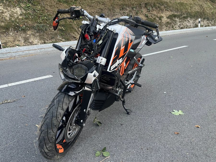 Motorrad nach Unfall.