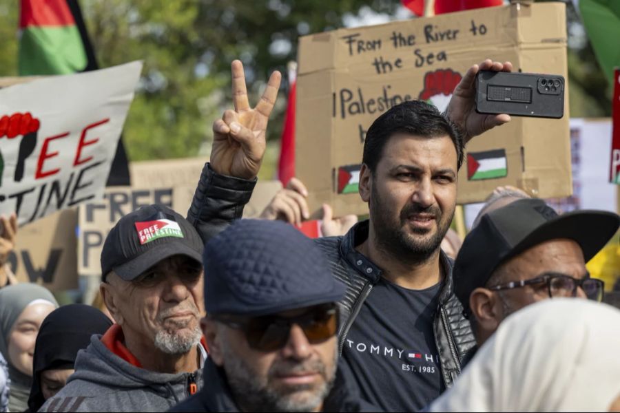 Gegen 16 Uhr begann sich die Demo aufzulösen.