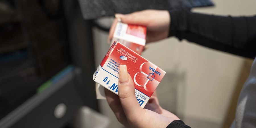 Der Bundesrat will die Regeln zu Medikamentenmargen anpassen und so die Gesundheitskosten senken - die Konsumentenschützer kritisieren jedoch die mangelhafte Umsetzung der Massnahme. (Symbolbild)