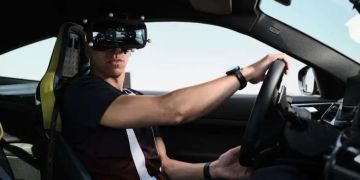 Fahrer BMW Brille Virtual Reality