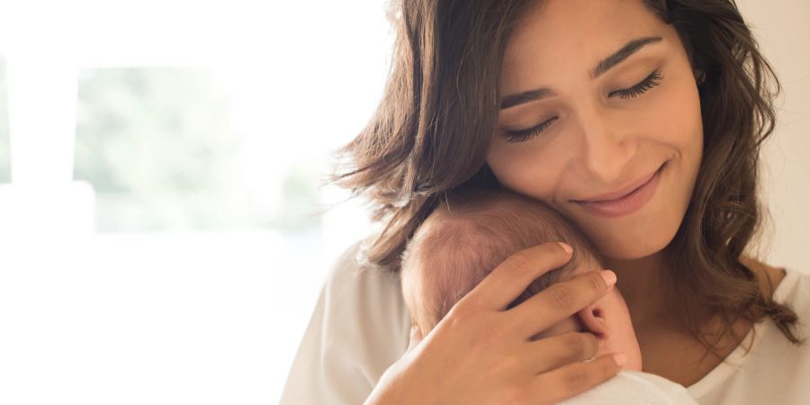 Wer zum ersten Mal Mama wird, empfindet oft Freude, aber auch einige Ängste.