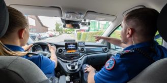 Winterthur ZH - Unbekannter flüchtet mit gestohlenem Auto vor Polizei