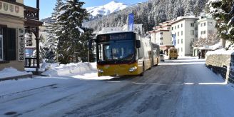 Davos GR - Bub (8) von Postauto angefahren – Chauffeur unter Schock