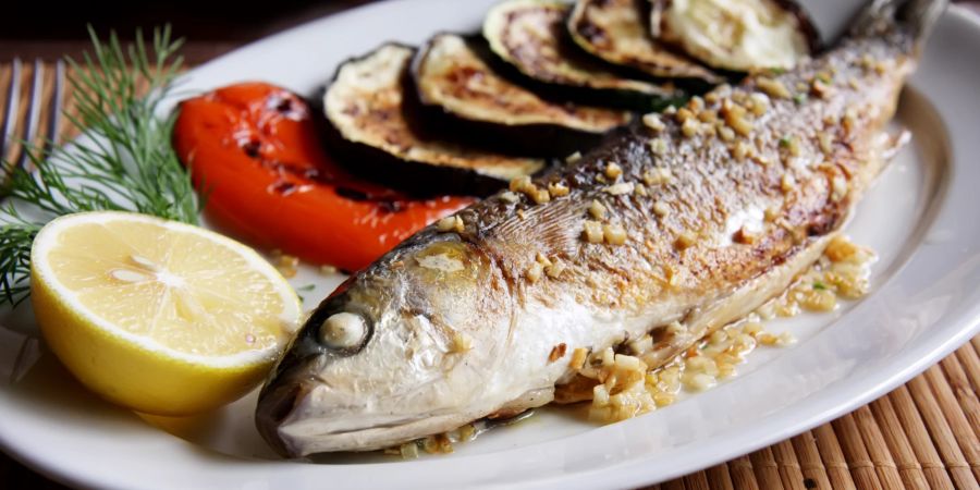 Frische Fischgerichte sind die Stars in der pescetarischen Küche.