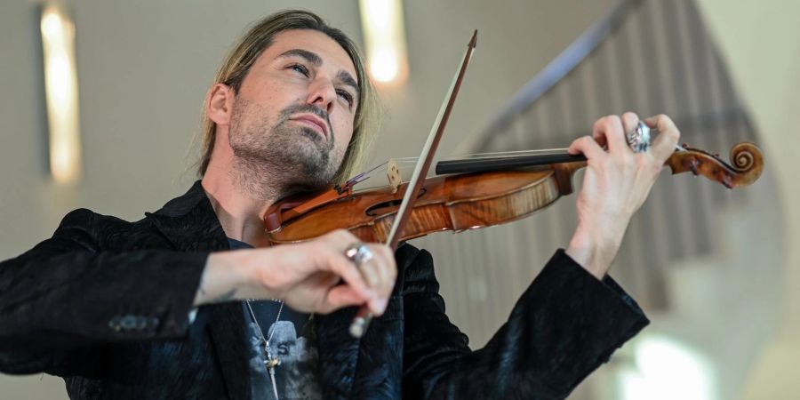 Der Musiker David Garrett hätte nach eigenen Angaben nicht genug Zeit für ein Kind. «Babys zu machen ist einfach, aber die Schwierigkeiten beginnen dann», sagte der 42-Jährige der Zeitschrift «Bunte».