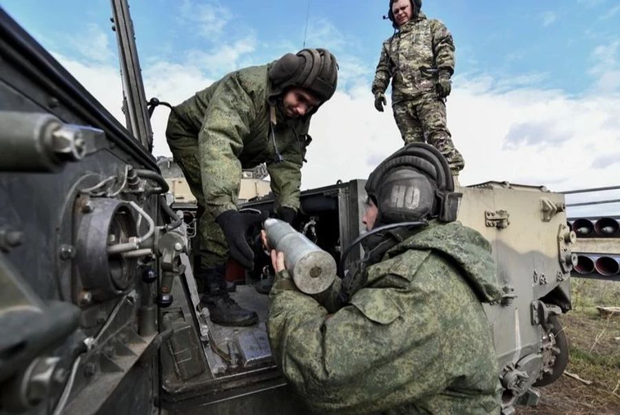 Immer mehr russische Soldaten laufen im Ukraine-Krieg zur Ukraine über.