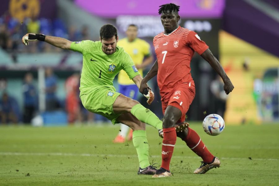 Die Schweiz kann danach gegen Brasilien keine Offensiv-Akzente setzen, Alisson Becker muss keinen einzigen Schuss parieren.