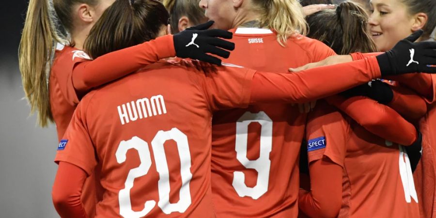 Die Schweiz soll im Jahr 2025 die Fussball-Europameisterschaft der Frauen durchführen. Der Nationalrat steht hinter diesem Vorhaben. (Symbolbild)