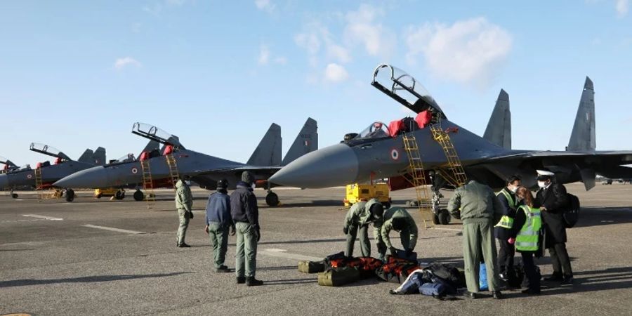 Indische Kampfjets nach ihrer Ankunft in Japan