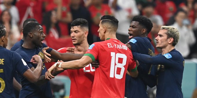 Die Emotionen im Spiel zwischen Frankreich und Marokko kochen hoch. WM 2022