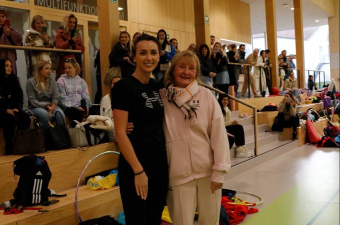 Anna Rizatdinova (l.) mit Galina Krilenko, ehemalige Nationaltrainerin von Weissrussland und Deutschland, Trainerin der Olympiasieger Marina Lobach. Anna Rizatdinova
