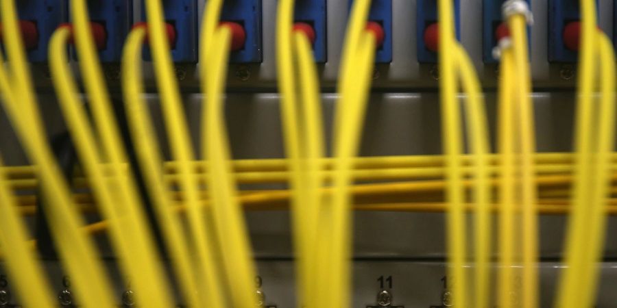 Auch wenn die Breitbandverbindung in Deutschland häufiger stockt, ist die Nachfrage nach superschnellen Gigabit-Verbindungen verhalten.