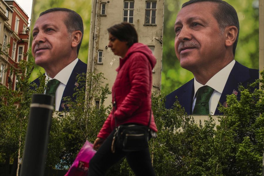 Recep Tayyip Erdogan will an der Macht bleiben. Dafür macht er viel Werbung: Wie hier in Istanbul.