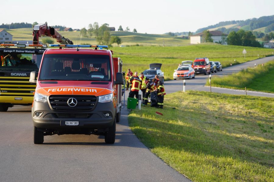 Der Töfffahrer wurde bei dem Unfall unbestimmt verletzt.