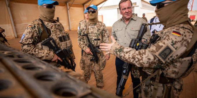 Bis Mai 2024 soll die Bundeswehr aus Mali abgezogen werden. Verteidigungsminister Boris Pistorius (SPD) sieht einen grossen logistischen Aufwand. Bis Mai 2024 soll die Bundeswehr aus Mali abgezogen werden. Verteidigungsminister Boris Pistorius (SPD) sieht einen grossen logistischen Aufwand.