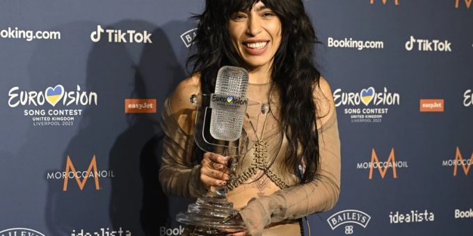 Schweden holt den ESC-Sieg. Loreen freut sich über ihre zweite ESC-Trophäe schweden holt