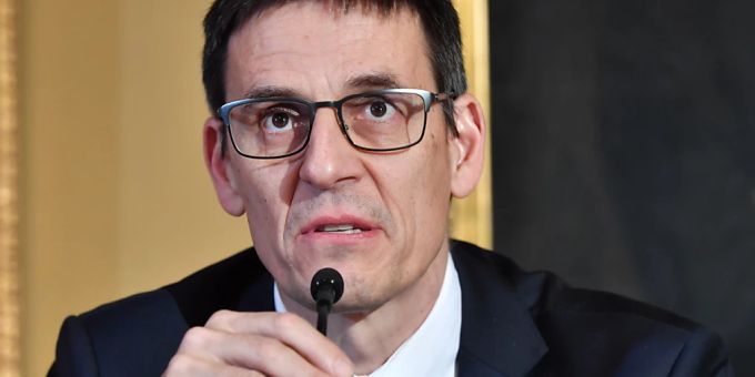 Der Schweizer Nobelpreisträger Didier Queloz wird zum Ritter der Französischen Ehrenlegion. (Archivbild) Der Schweizer Nobelpreisträger Didier Queloz wird zum Ritter der Französischen Ehrenlegion. (Archivbild)
