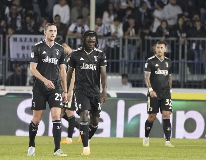 Katastrophaler Montag für Juventus: Erst werden den «Bianconeri» 10 Liga-Punkte abgezogen, dann verliert man bei Empoli 1:4. Juventus
