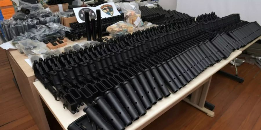 Beim Tatverdächtigen Lessa beschlagnahmte Waffen