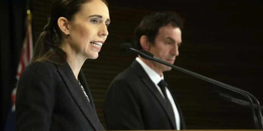 Premierministerin Jacinda Ardern bei der Ankündigung des Gesetzes