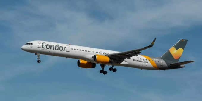 Condor-Flugzeug im Landeanflug Condor-Flugzeug im Landeanflug