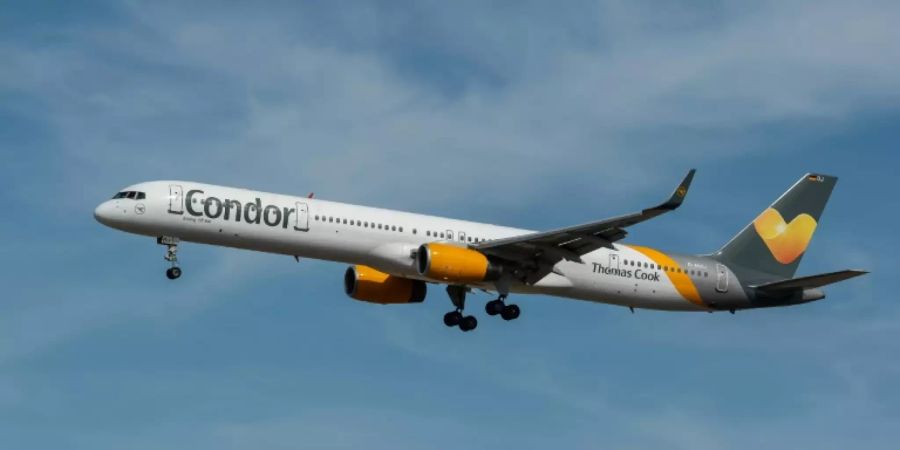 Condor-Flugzeug im Landeanflug