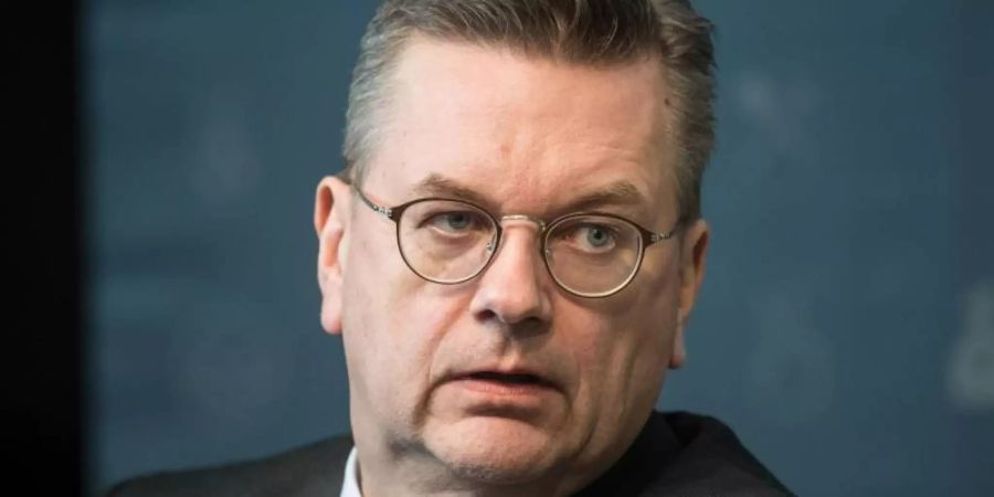 DFB-Chef Grindel hält ein Abschiedsspiel für Hummels, Boateng und Müller möglich. Foto: Bernd Thissen