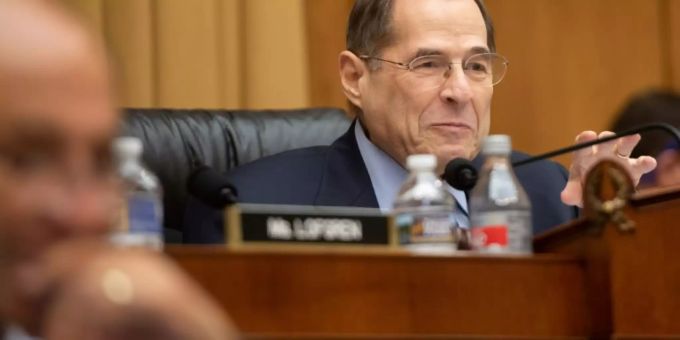 Der Ausschussvorsitzende Jerry Nadler will Bill Barr unbedingt zum Mueller-Bericht befragen. Mueller-Bericht Jerry Nadler