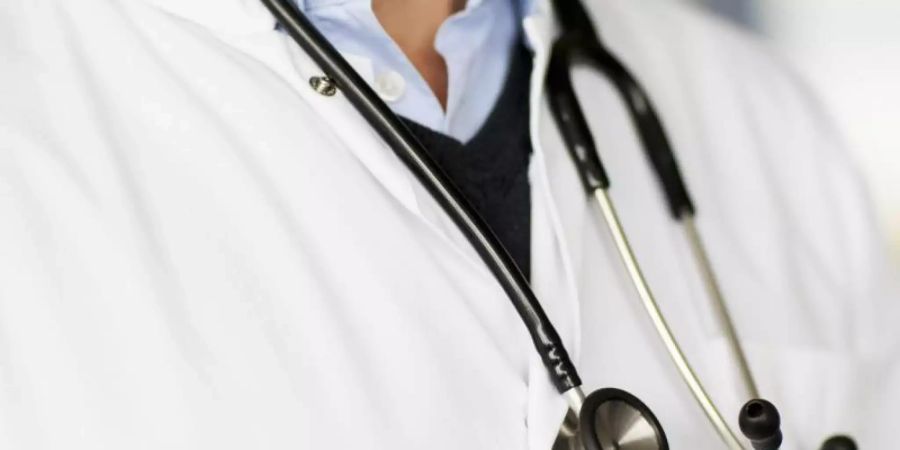Der Arztbrief soll dem Hausarzt klare Informationen über die Therapie des Patienten übermitteln. Das klappt allerdings oft nicht. Foto: Rolf Vennenbernd