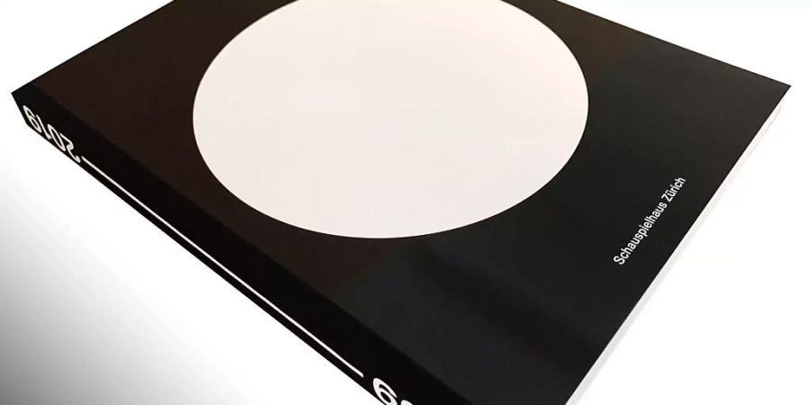 Zum Ende der Intendanz Barbara Frey publiziert das Schauspielhaus Zürich im April 2019 das Buch «Schauspielhaus Zürich 2009-2019».
