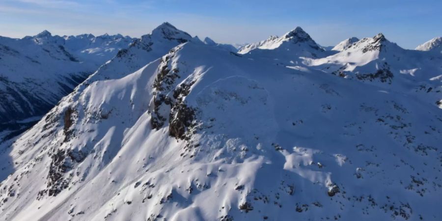 Der vergangene Woche am Piz Alv in Pontresina GR verschüttete Skitourenfahrer ist im Spital verstorben.