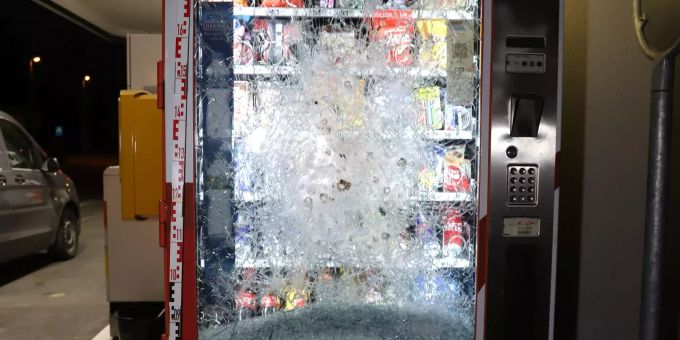 Versuchter Aufbruch eines Warenautomaten in Näfels.