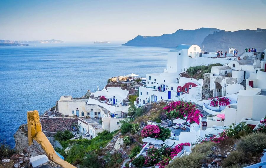 Die griechische Stadt Santorini.