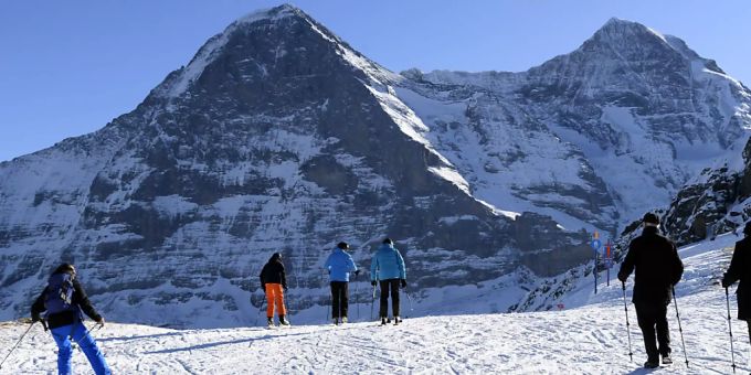 Ein 24-jähriger Skifahrer ist an der Westflanke des Eigers im Berner Oberland tödlich verunglückt. (Archivbild Eiger