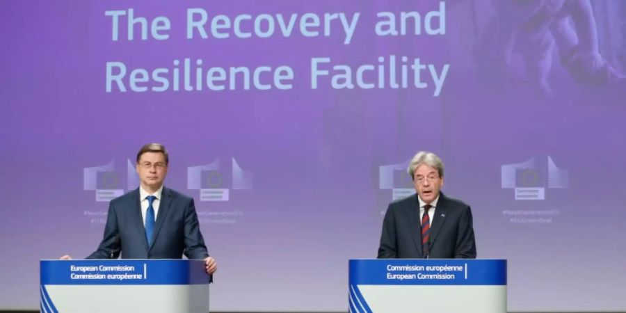 EU-Kommissare Dombrovskis und Gentiloni