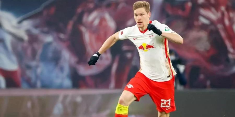 Leipzigs Marcel Halstenberg hat eine Kniereizung und kann derzeit nur individuell trainieren. Foto: Jan Woitas/dpa-Zentralbild/dpa