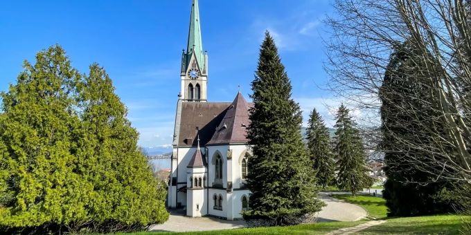 Die Kirche von Richterswil ZH. richterswil