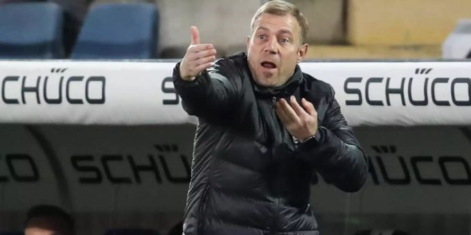 Bielefelds Trainer Frank Kramer trifft mit seinem Team am Sonntag auf Borussia Mönchengladbach. Foto: Friso Gentsch/dpa Bielefelds Trainer Frank Kramer trifft mit seinem Team am Sonntag auf Borussia Mönchengladbach. Foto: Friso Gentsch/dpa