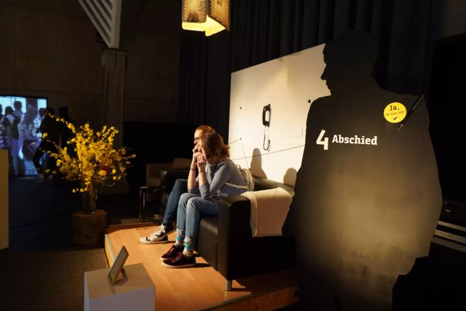 Infopanels: Die Ausstellung bringt viel Abwechslung mit sich. Suizid Ausstellung Wohlen