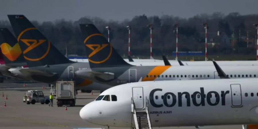 Flugzeuge von Condor auf dem Flughafen Düsseldorf