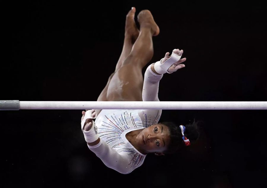 Simone Biles glänzt bei der Weltmeisterschaft in Stuttgart 2019...