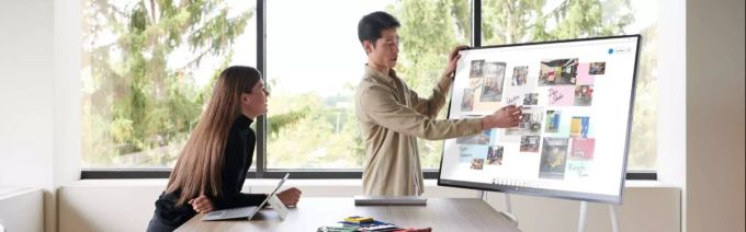 Der Microsoft Surface Hub 2S verfügt über einen 55 Zoll grossen Bildschirm. Microsoft Surface Hub Personen