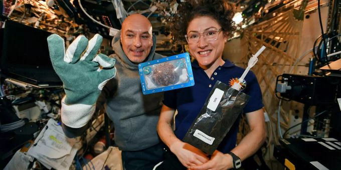 Raumfahrer backen Kekse auf der ISS. Kekse auf der ISS