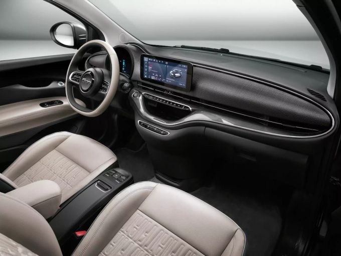 Mit modernem Infotainment und edlem Ambiente in die Zukunft Fiat 500 e