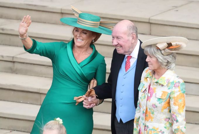 George und Nicole Brooksbank (r.) bei der Hochzeit ihres Sohnes Jack mit Prinzessin Eugenie im Jahr 2018. Coronavirus Brooksman